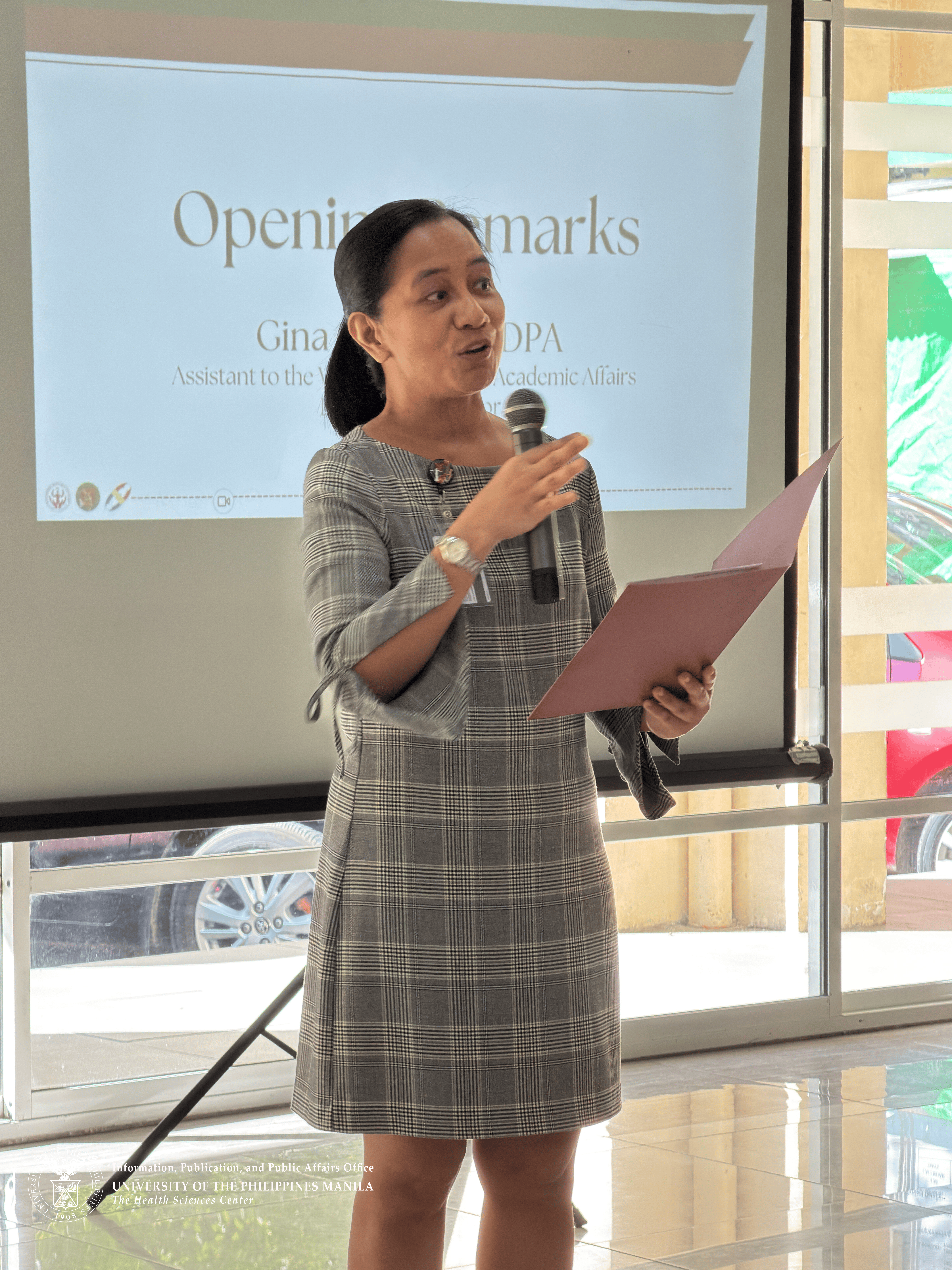 Dr. Gina Salazar, Associate Professor and Assistant to the Vice Chancellor for Academic Affairs, emphasized the weight of modern connectivity